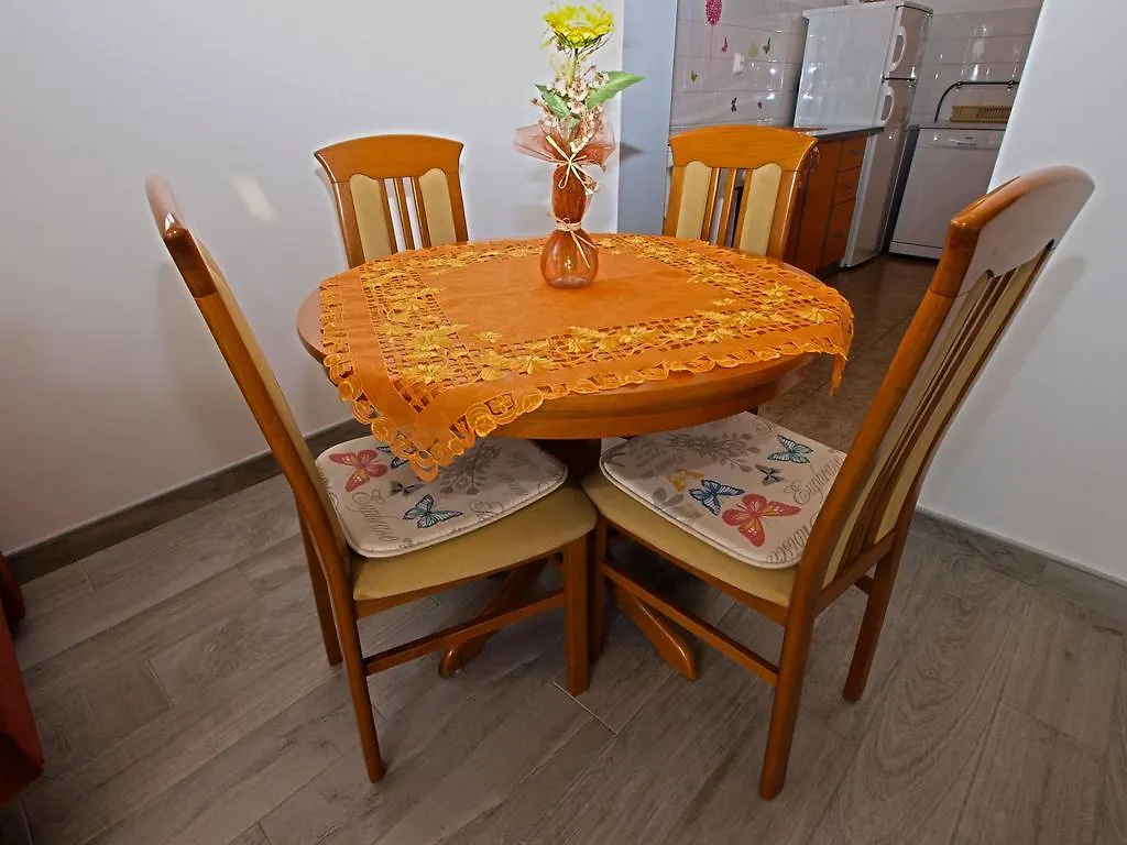 Apartment Snezana 1200 Fazana