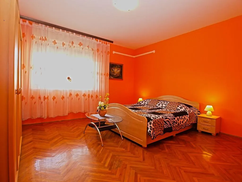 Apartment Snezana 1200 Fazana