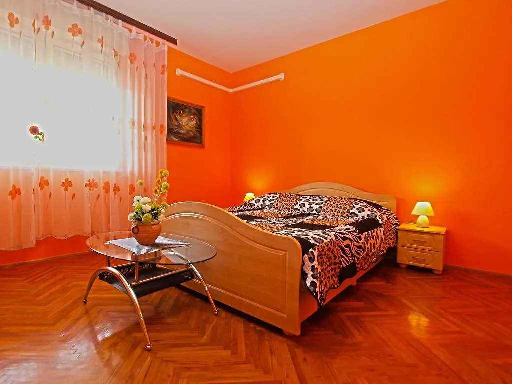 Apartment Snezana 1200 Fazana