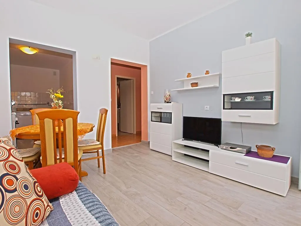Apartment Snezana 1200 Fazana