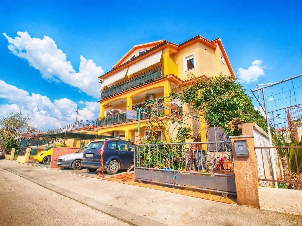 Apartment Snezana 1200 Fazana