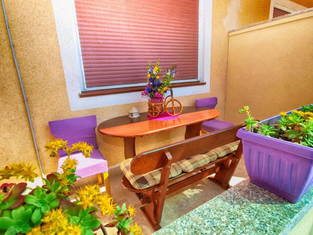 Apartment Snezana 1200 Fazana