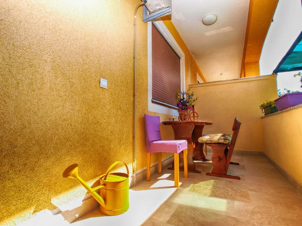 Apartment Snezana 1200 Fazana