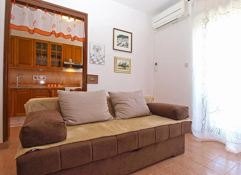 Apartment Snezana 1200 Fazana 0*,