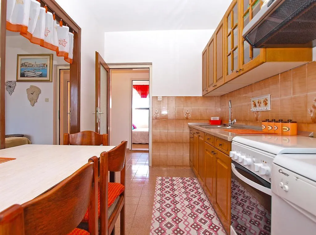 Apartment Snezana 1200 Fazana