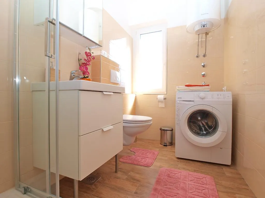 Apartment Snezana 1200 Fazana Croatia
