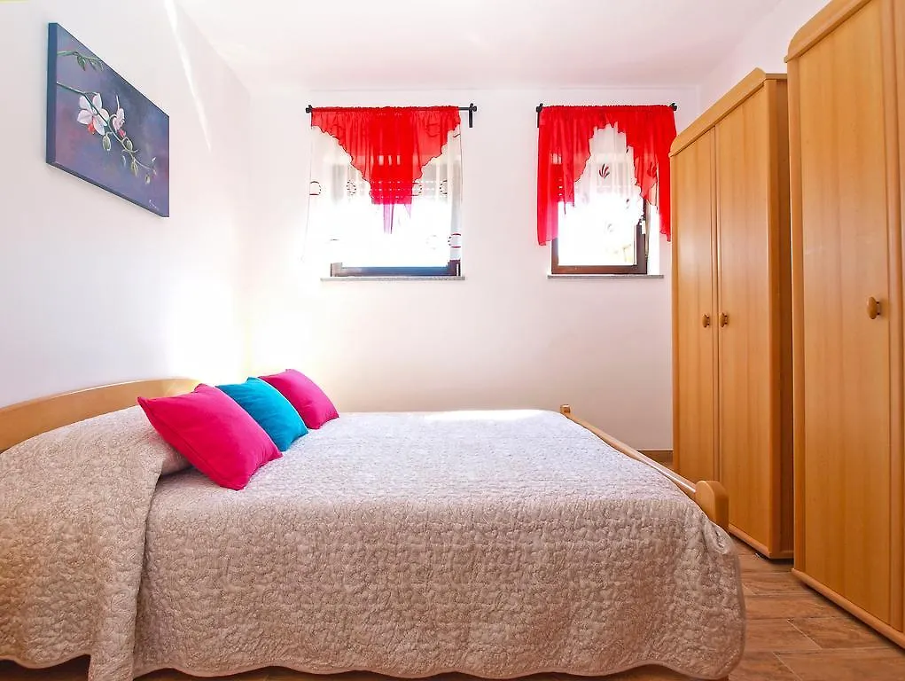 Apartment Snezana 1200 Fazana 0*,  Croatia