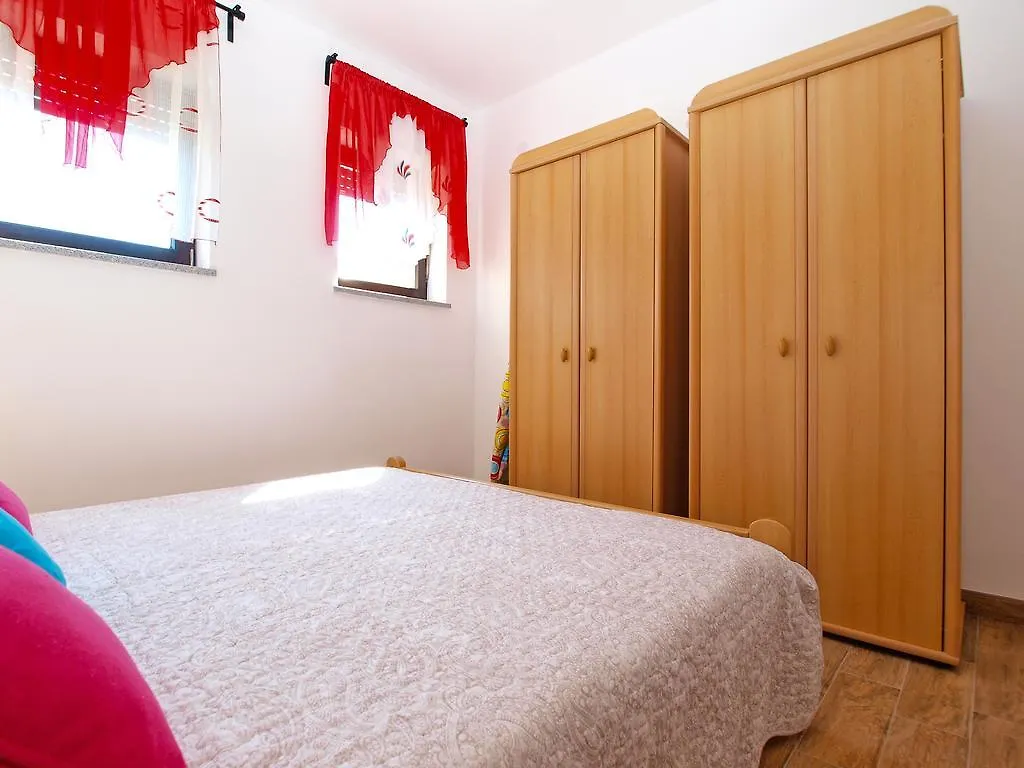 Apartment Snezana 1200 Fazana 0*,
