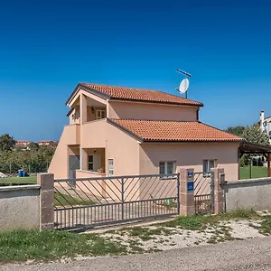  Apartment Jendrusa